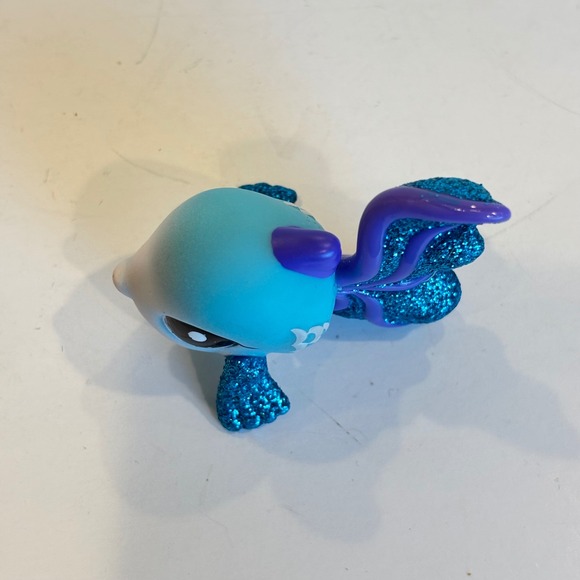 Littlest Pet Shop LPS Guppy Fish 2129 Blue Purple Glitter Sparkles - Picture 5 of 6